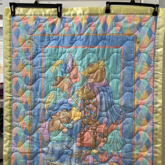 Vintage Baby Blanket Bears playing dress up 💕
Shows light wear from age & play - Picture 2 of 16